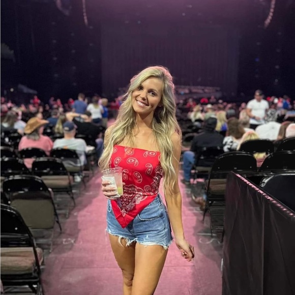 Meet your Posher, Alexandra - Picture 5 of 7